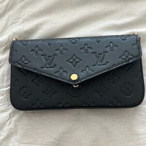 Félicie Pochette  (AA0243)